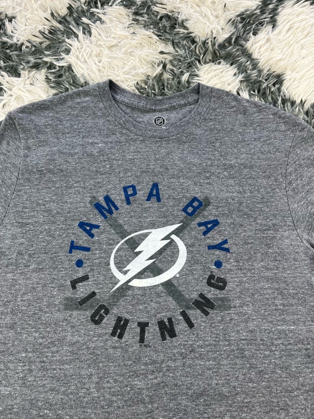 NHL Men’s Gray Tampa Bay Lightning T-shirt size Medium - Picture 2 of 8